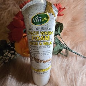 Veet Gold Rice & Milk Foamy Face Wash 200g